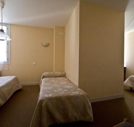 Hotel D'Italie Lourdes Phòng bức ảnh